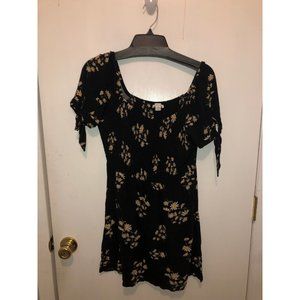 NEW American Eagle Womens SZ Medium Floral Mini Dress Decorative Tie Sleeves